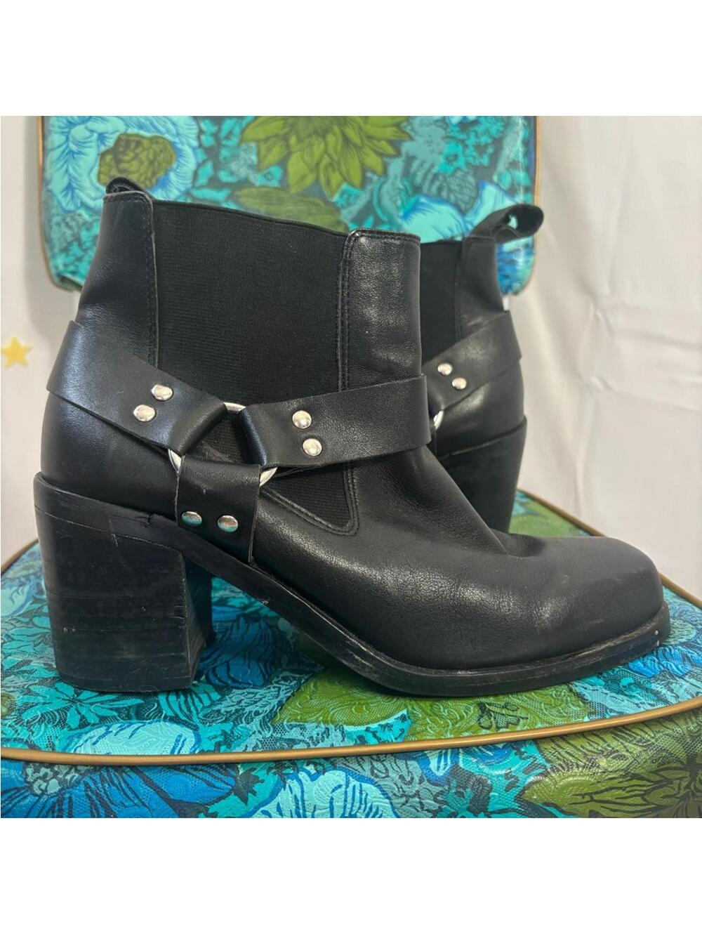 Black Leather Silver Studded Harness Ankle Booties Women’s Size 9.5 - Picture 2 of 12